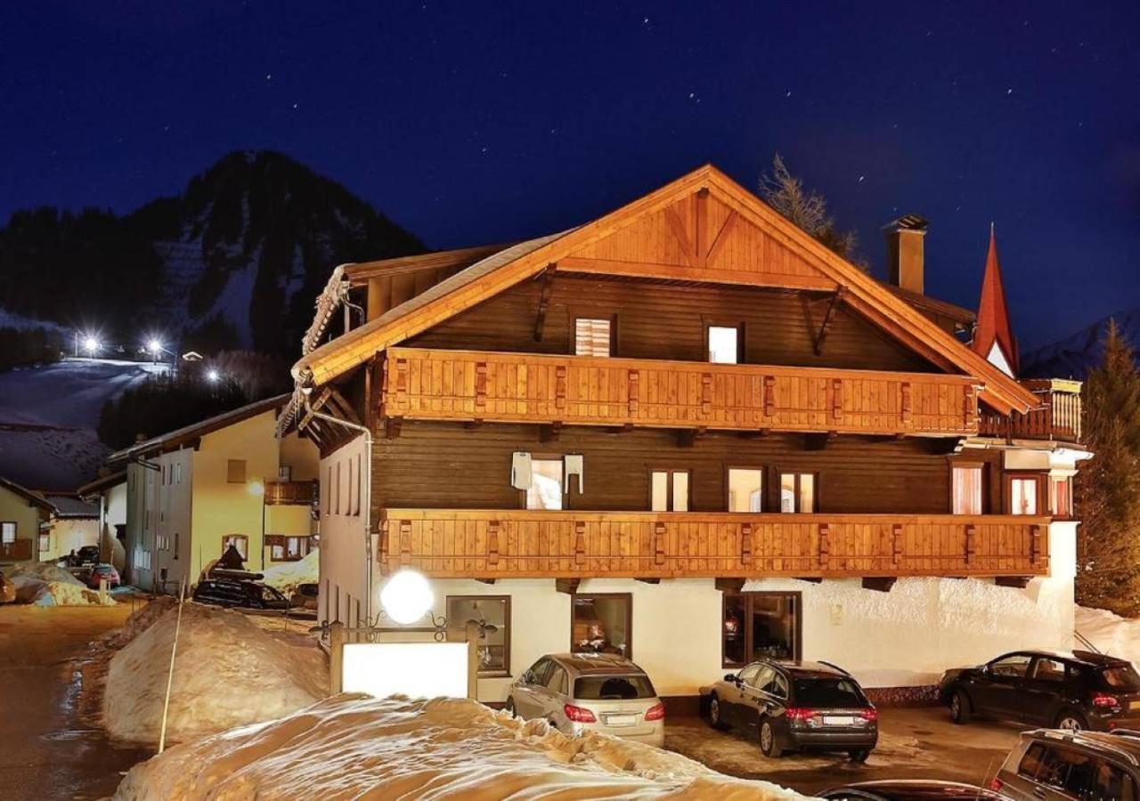 Gaestehaus Zugspitzblick Berwang Exteriör bild