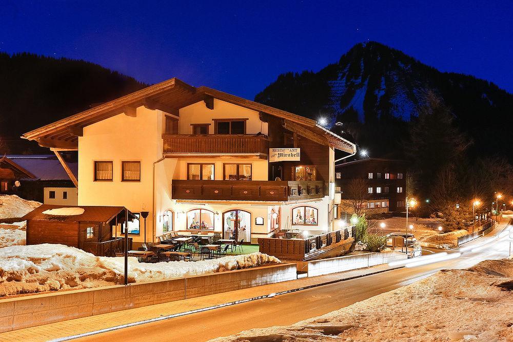 Gaestehaus Zugspitzblick Berwang Exteriör bild