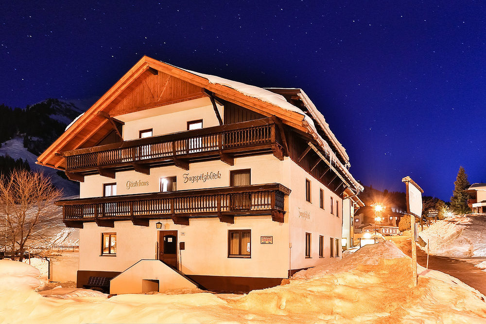 Gaestehaus Zugspitzblick Berwang Exteriör bild